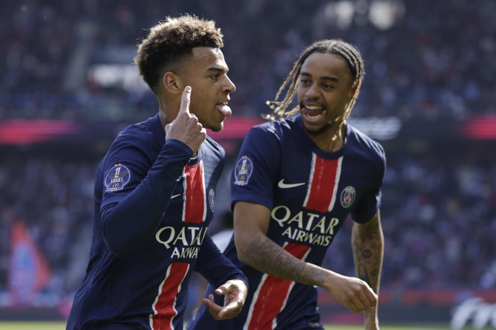 NBA总冠军预测出炉：雷霆逆袭成头号热门，凯尔特人紧追其后！.