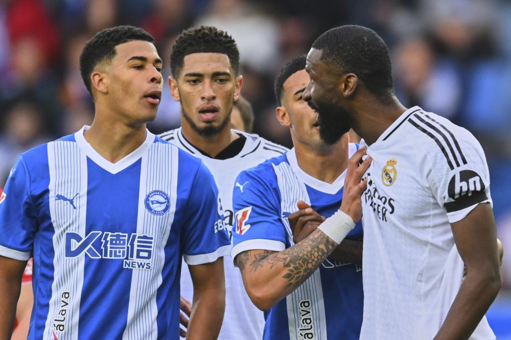 乒乓球——WTT重庆冠军赛：林昀儒胜张禹珍.